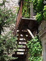 Chateau de Mauriac (20), Escalier